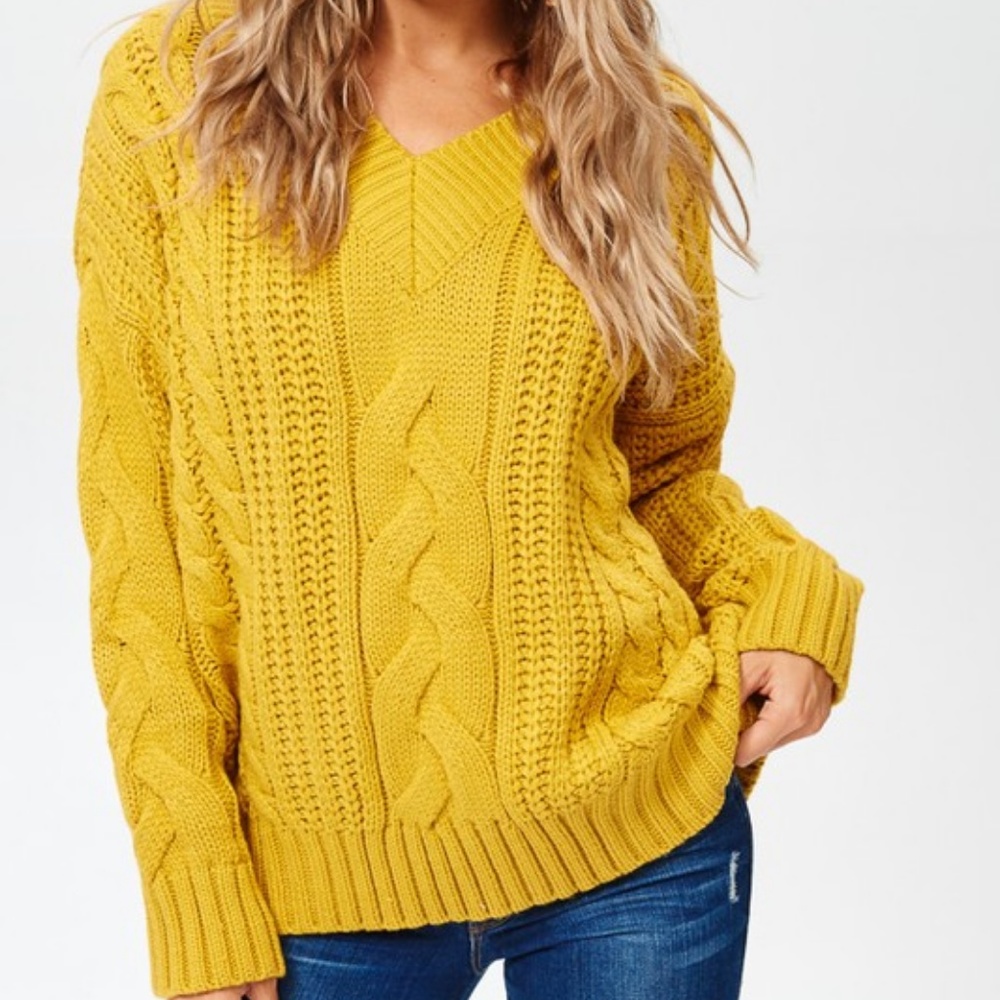 ❗️One Left❗️NWT Mustard V-Neck Cable Sweater - Picture 2 of 7